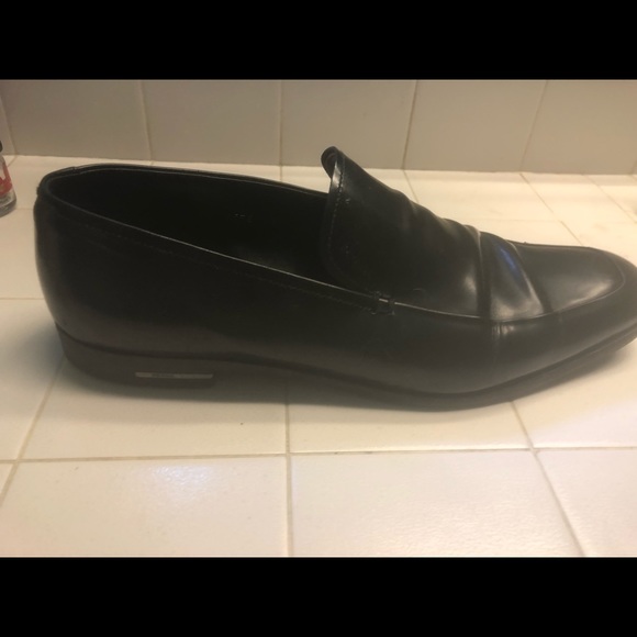 Prada shoes - Picture 2 of 3
